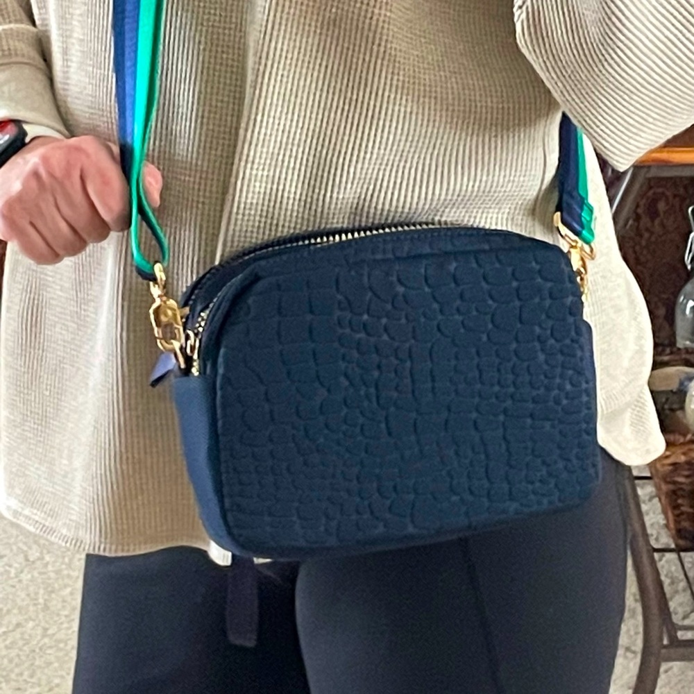 Stella and Dot crossbody w extra strap